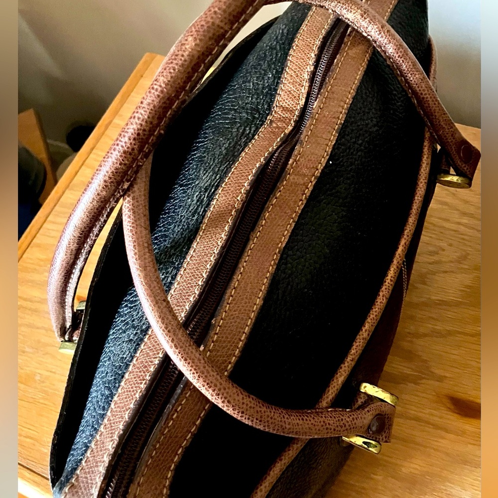 Classic Liz Pebbled Leather Purse - Picture 4 of 8